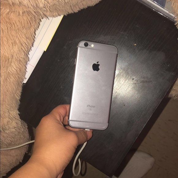I phone 6s - Picture 2 of 2